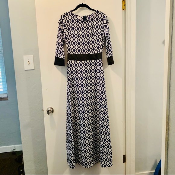 Beautiful Light Maxi Dress - Picture 3 of 4